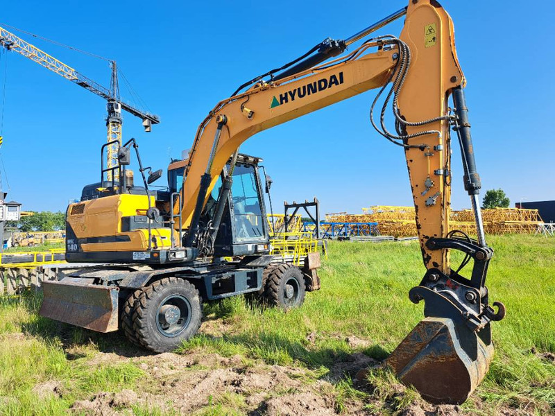 Hyundai HW140 - Колёсный экскаватор: фото 2 Hyundai HW140 - Колёсный экскаватор: фото 2