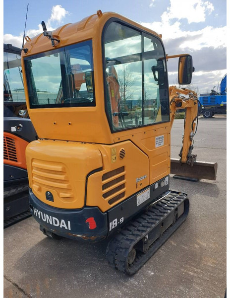 Hyundai R18-9 - Мини-экскаватор: фото 4 Hyundai R18-9 - Мини-экскаватор: фото 4