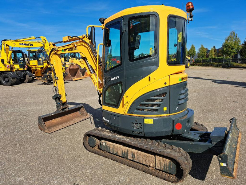 Hyundai R30 Z-9AK - Мини-экскаватор: фото 2 Hyundai R30 Z-9AK - Мини-экскаватор: фото 2