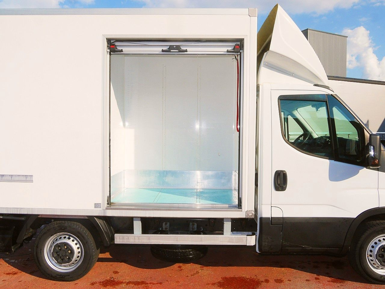 Iveco 35S14 DAILY ISOTHERMKOFFER LADEBORDWAND luft fed - Малотоннажный рефрижератор: фото 5 Iveco 35S14 DAILY ISOTHERMKOFFER LADEBORDWAND luft fed - Малотоннажный рефрижератор: фото 5