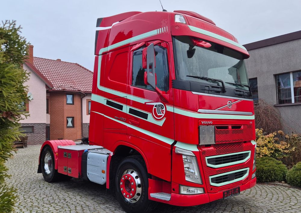 Volvo FH GLOBETROTTER - Тягач: фото 3 Volvo FH GLOBETROTTER - Тягач: фото 3