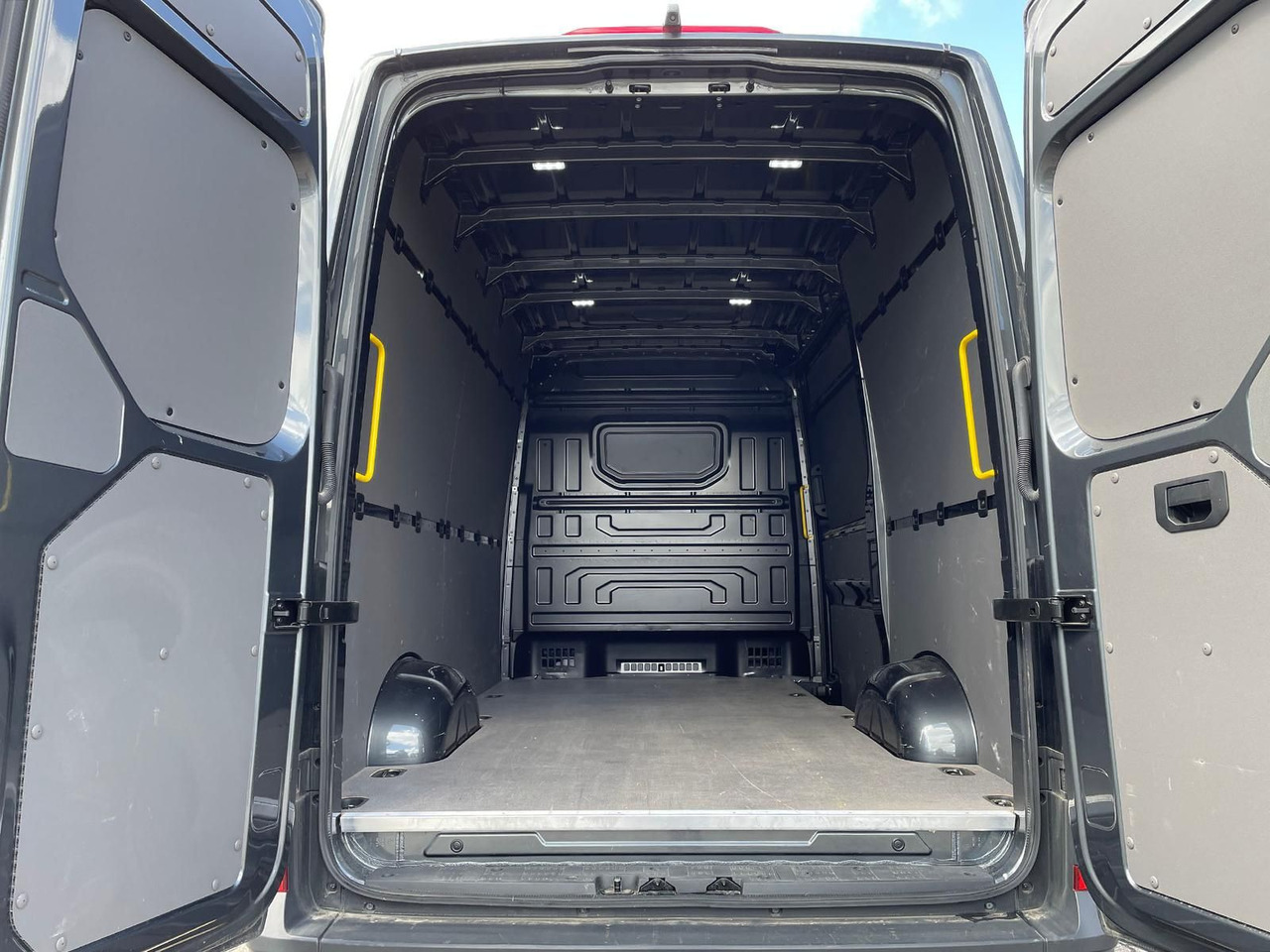 Цельнометаллический фургон MAN TGE 3.160 L3H3 Kasten LED AHK NAVI GRA RWD SITZH: фото 30 Цельнометаллический фургон MAN TGE 3.160 L3H3 Kasten LED AHK NAVI GRA RWD SITZH: фото 30