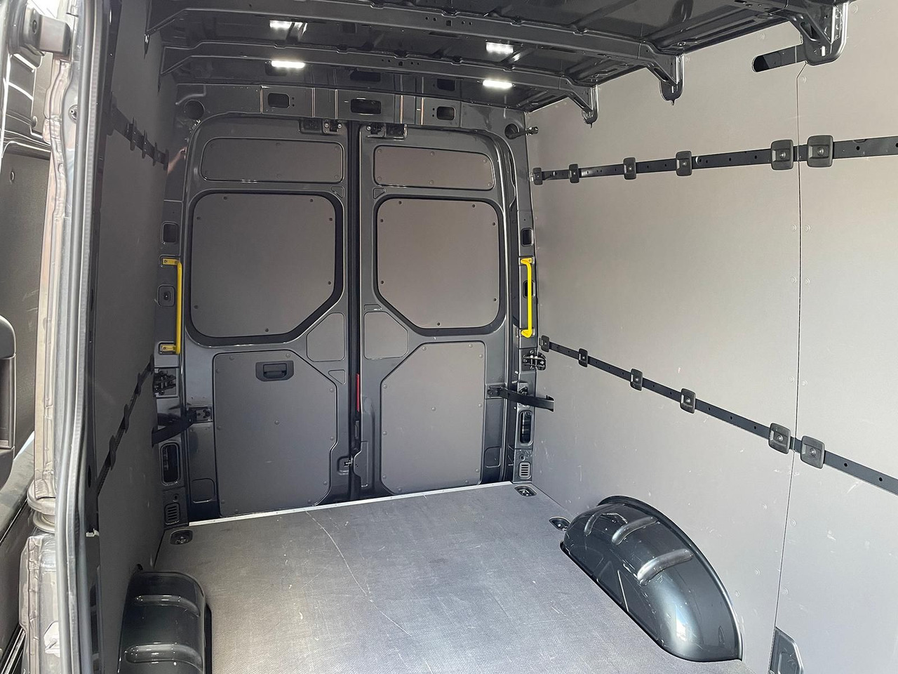 Цельнометаллический фургон MAN TGE 3.160 L3H3 Kasten LED AHK NAVI GRA RWD SITZH: фото 10 Цельнометаллический фургон MAN TGE 3.160 L3H3 Kasten LED AHK NAVI GRA RWD SITZH: фото 10