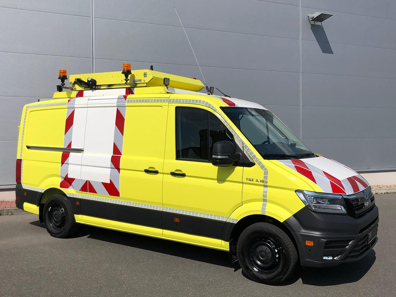 MAN TGE 3.180 L3H2 BF 4 BEGLEITFAHRZEUG ACC LED NAVI - Цельнометаллический фургон: фото 2 MAN TGE 3.180 L3H2 BF 4 BEGLEITFAHRZEUG ACC LED NAVI - Цельнометаллический фургон: фото 2