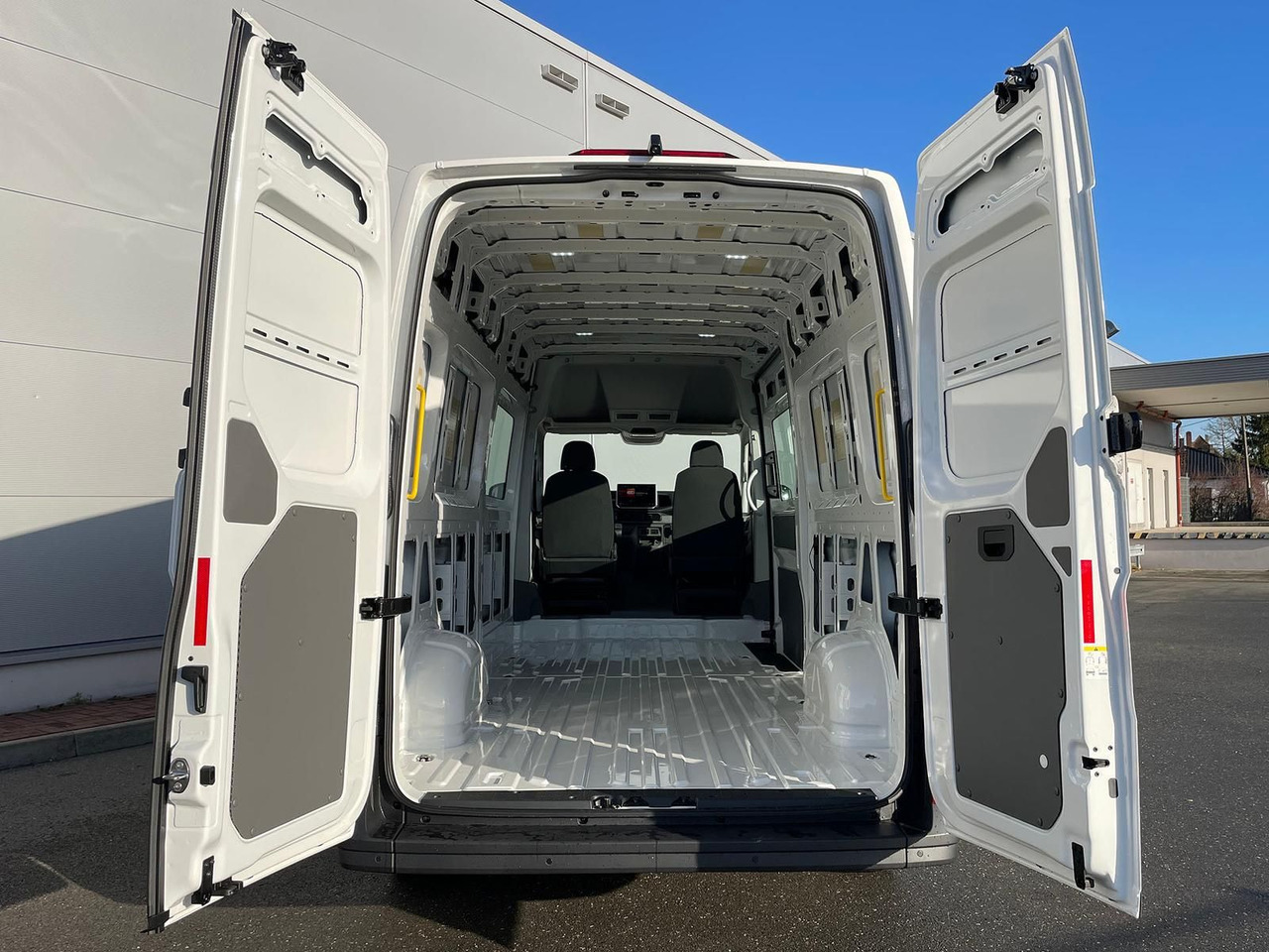 Цельнометаллический фургон MAN TGE 3.180 L4H3 KASTEN ACC STANDHZ NAVI AHK: фото 10 Цельнометаллический фургон MAN TGE 3.180 L4H3 KASTEN ACC STANDHZ NAVI AHK: фото 10