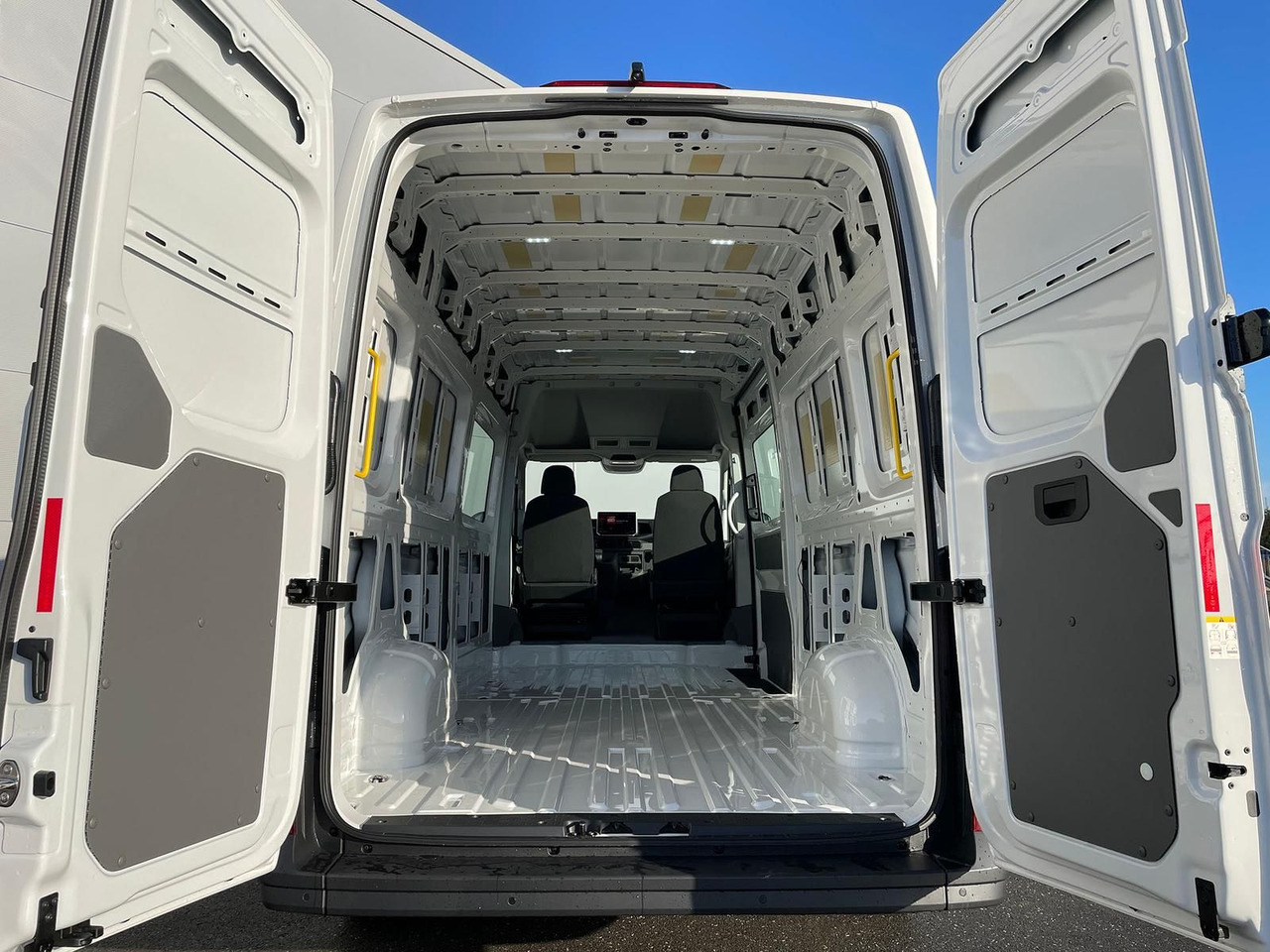 Цельнометаллический фургон MAN TGE 3.180 L4H3 KASTEN ACC STANDHZ NAVI AHK: фото 32 Цельнометаллический фургон MAN TGE 3.180 L4H3 KASTEN ACC STANDHZ NAVI AHK: фото 32