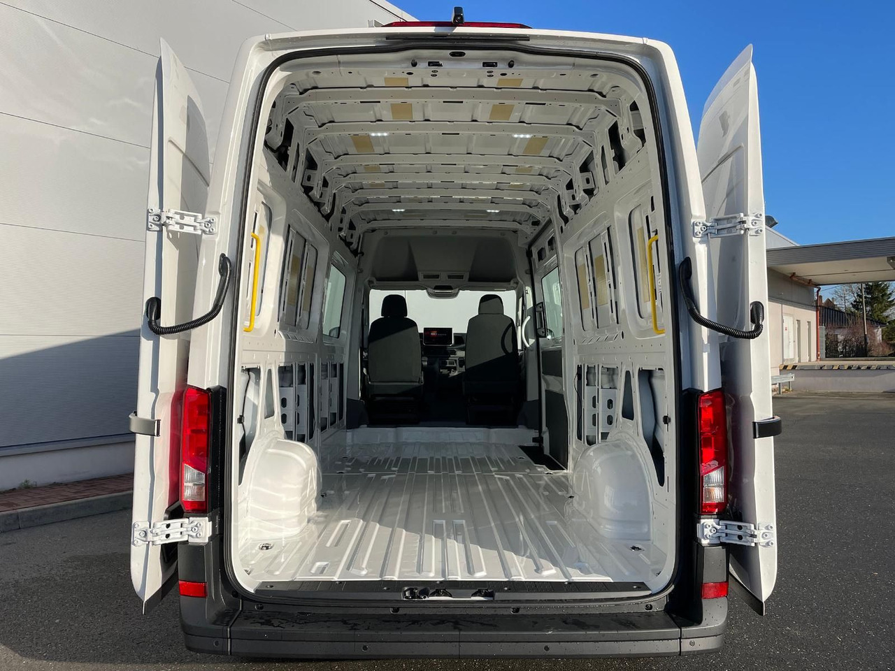 Цельнометаллический фургон MAN TGE 3.180 L4H3 KASTEN ACC STANDHZ NAVI AHK: фото 33 Цельнометаллический фургон MAN TGE 3.180 L4H3 KASTEN ACC STANDHZ NAVI AHK: фото 33