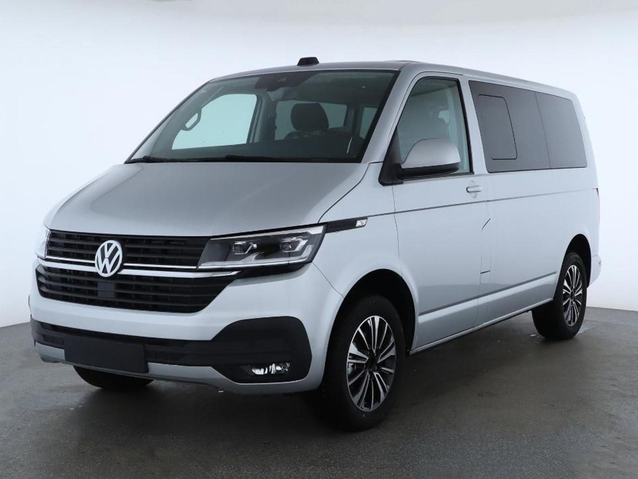 Volkswagen T6.1 Transporter Kombi KR LED STANDHZ ACC NAVI - Универсал: фото 1 Volkswagen T6.1 Transporter Kombi KR LED STANDHZ ACC NAVI - Универсал: фото 1