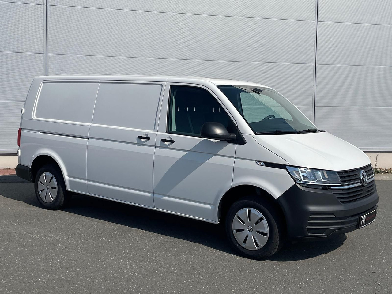 Volkswagen T6.1 Transporter LR 2.0 TDI KLIMA PDC - Пассажирский фургон: фото 2 Volkswagen T6.1 Transporter LR 2.0 TDI KLIMA PDC - Пассажирский фургон: фото 2