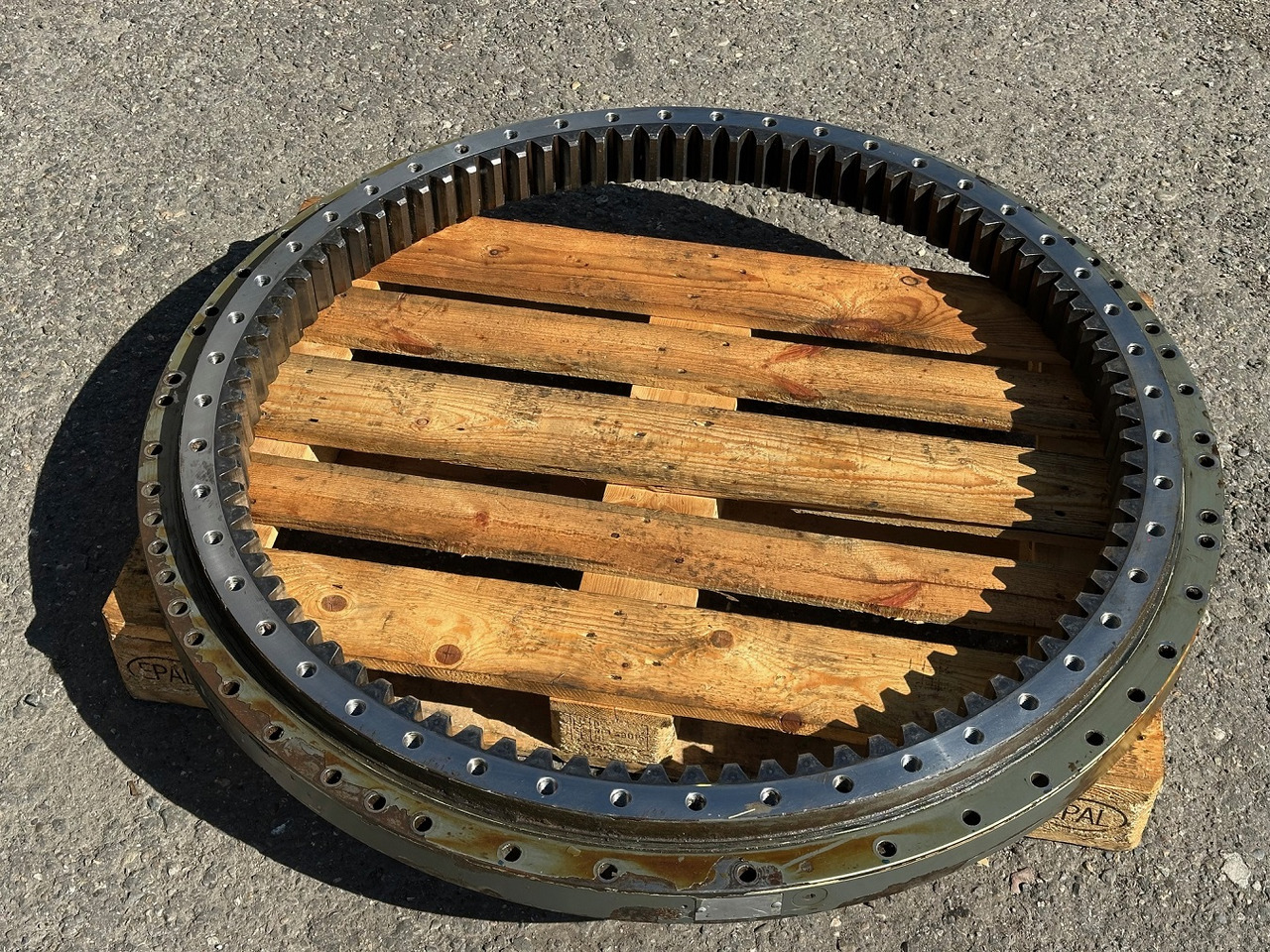 LIEBHERR Original Drehkranz – Kugeldrehverbindung mit ID-Nr.11690802. R920 S-1545,R920-1545,R922 LC-1442,R922 LC-1443,R922-1442,R924 LC-1444,R924 LC-1445,R924-1444,R925-1444. #11690802.N10220272# - Поворотное кольцо для Гусеничных экскаваторов: фото 3 LIEBHERR Original Drehkranz – Kugeldrehverbindung mit ID-Nr.11690802. R920 S-1545,R920-1545,R922 LC-1442,R922 LC-1443,R922-1442,R924 LC-1444,R924 LC-1445,R924-1444,R925-1444. #11690802.N10220272# - Поворотное кольцо для Гусеничных экскаваторов: фото 3