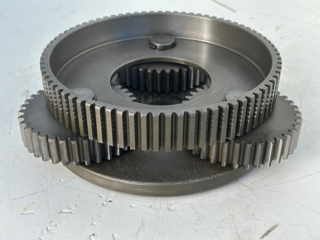 LIEBHERR Original Planetenträger ID-Nr.944171103 mit Planetenräder ID-Nr.944110603-ID-Nr.90201469 mit Lamellenträger ID-Nr.944112103. A900C,A944B,E942,LOS942,LOS944,P942,P944,R942,R944,R944B. #HRV# - Поворотный редуктор для Экскаваторов: фото 2 LIEBHERR Original Planetenträger ID-Nr.944171103 mit Planetenräder ID-Nr.944110603-ID-Nr.90201469 mit Lamellenträger ID-Nr.944112103. A900C,A944B,E942,LOS942,LOS944,P942,P944,R942,R944,R944B. #HRV# - Поворотный редуктор для Экскаваторов: фото 2