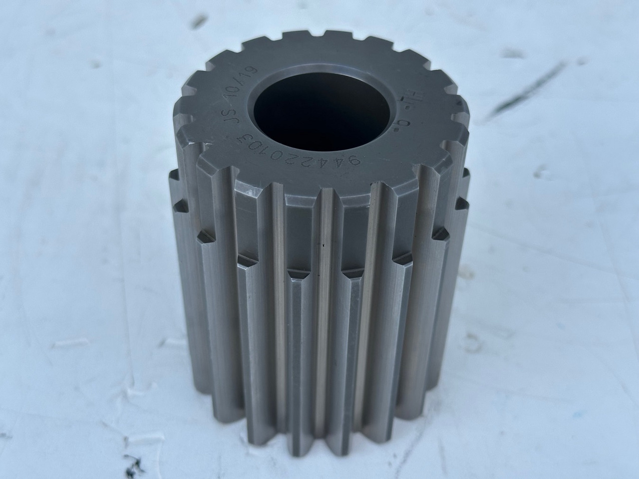 LIEBHERR Original Sonnenrad ID-Nr.944220103 – ID-Nr.9442201. A954B,A954C,LH80,E954,EP954,ER954,LOS954,P954,P964,R954,R964. #944220103.05.09# - Поворотный редуктор для Экскаваторов: фото 1 LIEBHERR Original Sonnenrad ID-Nr.944220103 – ID-Nr.9442201. A954B,A954C,LH80,E954,EP954,ER954,LOS954,P954,P964,R954,R964. #944220103.05.09# - Поворотный редуктор для Экскаваторов: фото 1