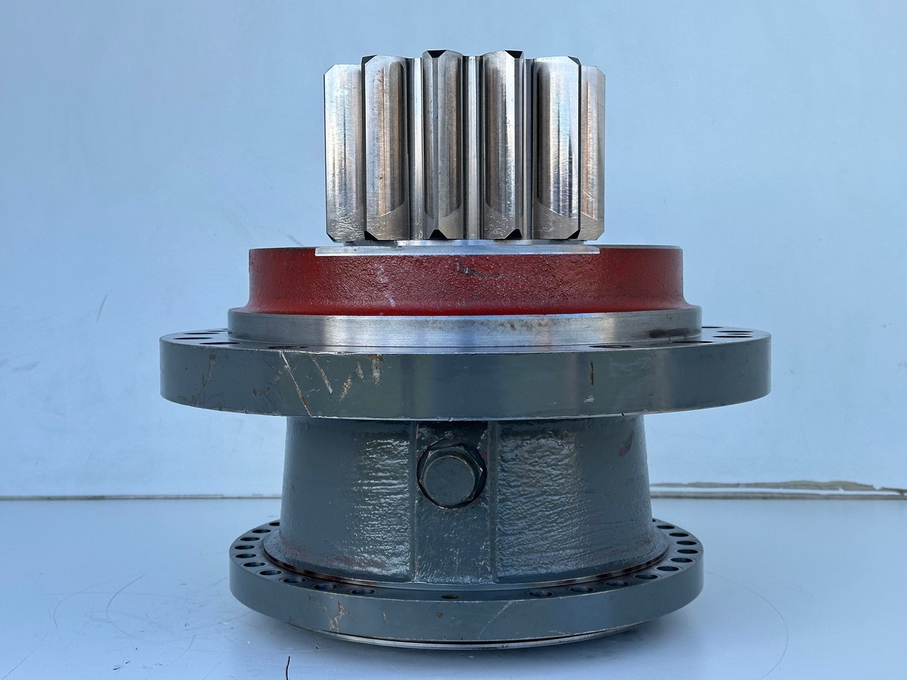 Liebherr Abtriebswellengehäuse ID-Nr.90021076 mit Abtriebswelle ID-Nr.90208977. SAT325A296. R934-1550, R938-1650, R945-1866. #0177.0162# - Поворотный редуктор для Строительной техники: фото 4 Liebherr Abtriebswellengehäuse ID-Nr.90021076 mit Abtriebswelle ID-Nr.90208977. SAT325A296. R934-1550, R938-1650, R945-1866. #0177.0162# - Поворотный редуктор для Строительной техники: фото 4