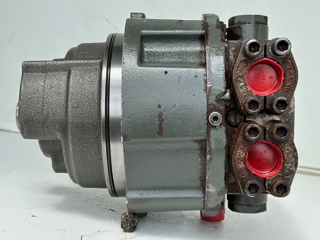 Liebherr Hydraulikeinbaumotor CMVE O 108. ID-Nr.10118562 - ID-Nr.10132610 - ID-Nr.10129048. LOS1916, LOS916, LOS926, R906, R916, R918, R920, R922, R924, R926COMP, R926, R936. #28314# - Гидравлический мотор для Строительной техники: фото 5 Liebherr Hydraulikeinbaumotor CMVE O 108. ID-Nr.10118562 - ID-Nr.10132610 - ID-Nr.10129048. LOS1916, LOS916, LOS926, R906, R916, R918, R920, R922, R924, R926COMP, R926, R936. #28314# - Гидравлический мотор для Строительной техники: фото 5