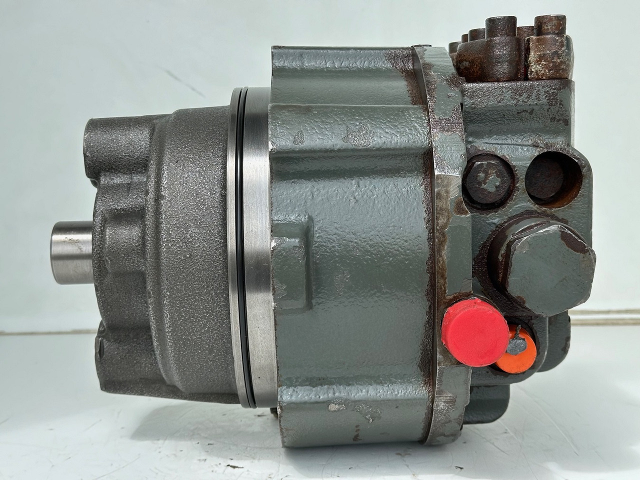 Liebherr Hydraulikeinbaumotor CMVE O 108. ID-Nr.10118562 - ID-Nr.10132610 - ID-Nr.10129048. LOS1916, LOS916, LOS926, R906, R916, R918, R920, R922, R924, R926COMP, R926, R936. #28314# - Гидравлический мотор для Строительной техники: фото 4 Liebherr Hydraulikeinbaumotor CMVE O 108. ID-Nr.10118562 - ID-Nr.10132610 - ID-Nr.10129048. LOS1916, LOS916, LOS926, R906, R916, R918, R920, R922, R924, R926COMP, R926, R936. #28314# - Гидравлический мотор для Строительной техники: фото 4