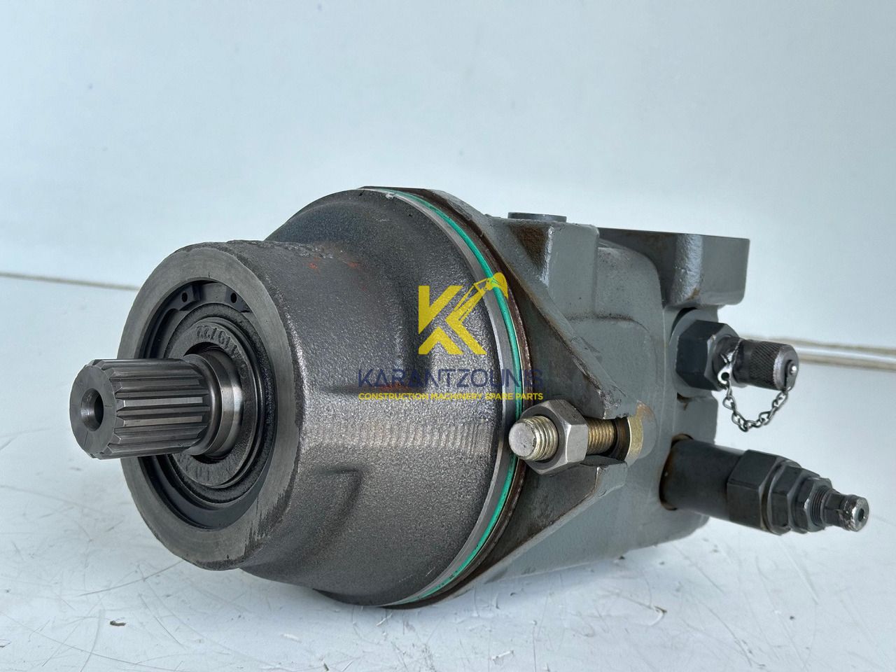 Liebherr Hydraulikeinbaumotor Typ:FMF058, ID-Nr.10122576 - ID-Nr.10145827 - ID-Nr.11371069. LOS1906, P924 COMP , R906, R906 PROTO, R916, R922, R924, R924 COMP, R926 COMP, R926 K LC. #39780# - Гидравлический мотор для Экскаваторов: фото 1 Liebherr Hydraulikeinbaumotor Typ:FMF058, ID-Nr.10122576 - ID-Nr.10145827 - ID-Nr.11371069. LOS1906, P924 COMP , R906, R906 PROTO, R916, R922, R924, R924 COMP, R926 COMP, R926 K LC. #39780# - Гидравлический мотор для Экскаваторов: фото 1