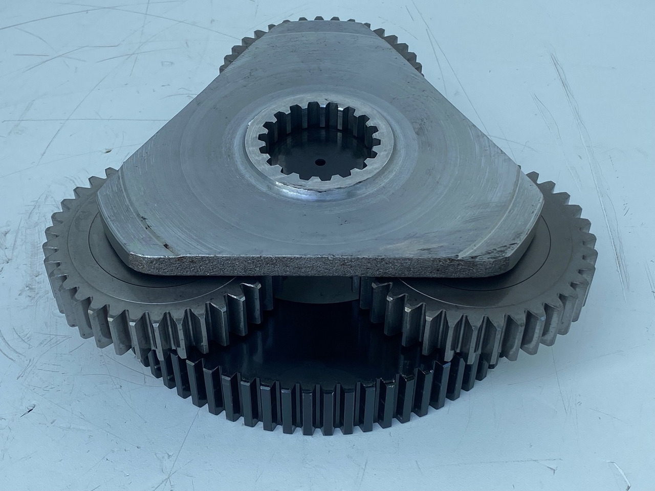 Liebherr Lamellenträger ID-Nr.944390203 - Planetenräder ID-Nr.90213984 - Planetenträger ID-Nr.944390003. SAT250/278 - SAT250/287 - SAT250A300. #PLA1550# - Поворотный редуктор для Гусеничных экскаваторов: фото 4 Liebherr Lamellenträger ID-Nr.944390203 - Planetenräder ID-Nr.90213984 - Planetenträger ID-Nr.944390003. SAT250/278 - SAT250/287 - SAT250A300. #PLA1550# - Поворотный редуктор для Гусеничных экскаваторов: фото 4