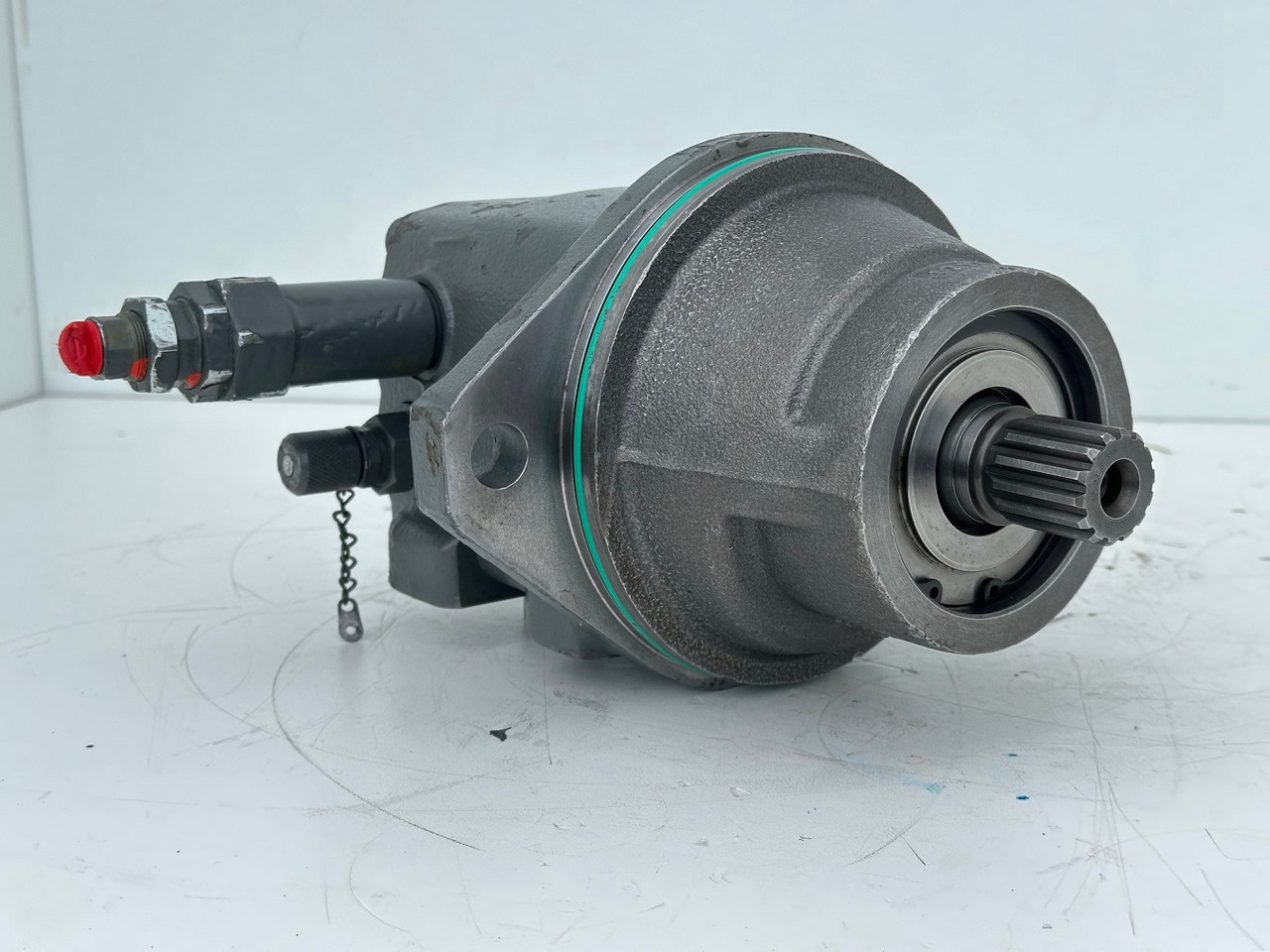 Liebherr Original Hydraulikeinbaumotor FMF045. ID-Nr.12464105. SAT250/287. LH18M, LH22C, LH22M, LH24M, LH26EC, LH26EM, LH26M. #12464105.0854# - Поворотный редуктор для Строительной техники: фото 3 Liebherr Original Hydraulikeinbaumotor FMF045. ID-Nr.12464105. SAT250/287. LH18M, LH22C, LH22M, LH24M, LH26EC, LH26EM, LH26M. #12464105.0854# - Поворотный редуктор для Строительной техники: фото 3
