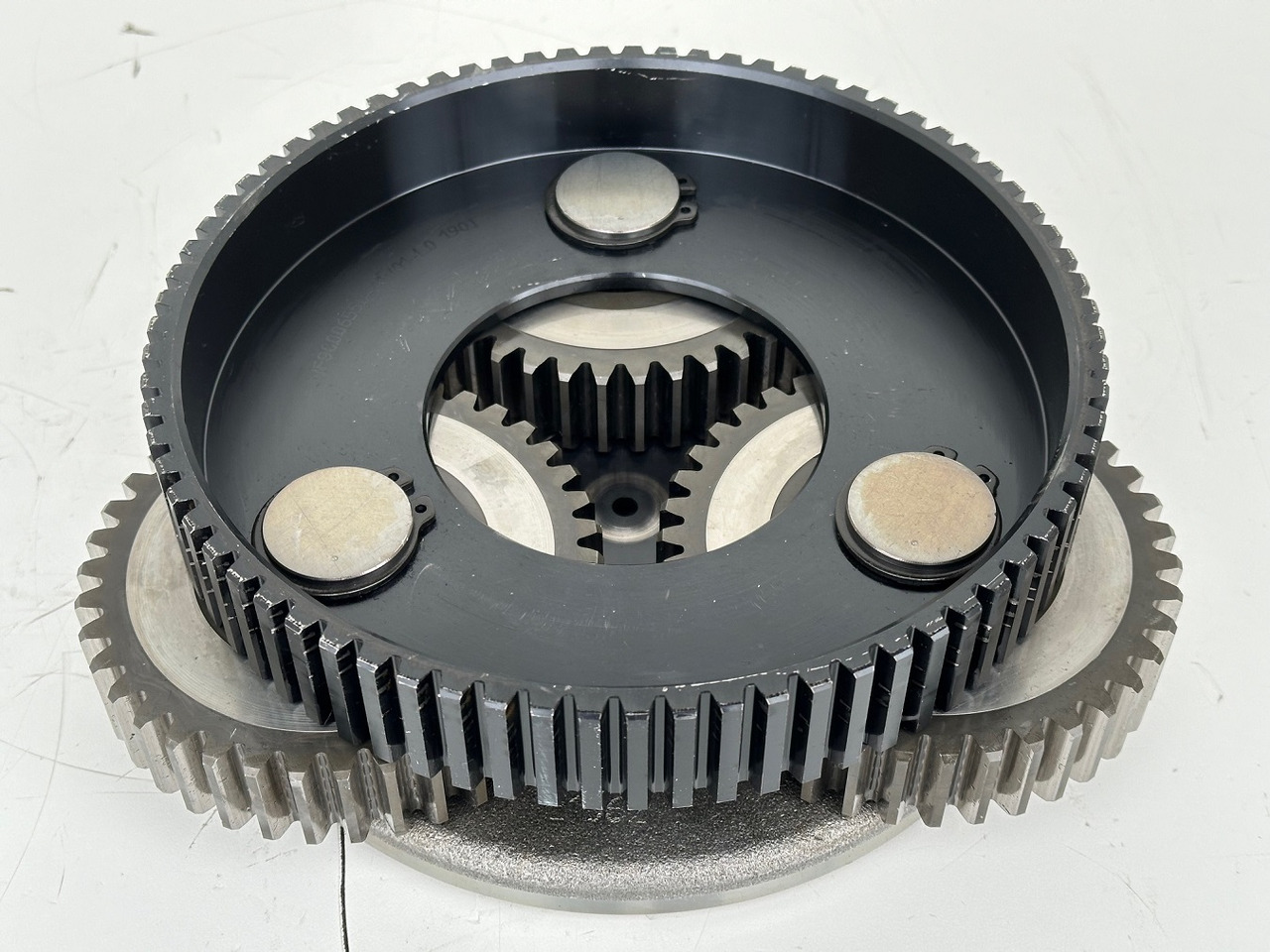 Liebherr Planetenträger ID-Nr.90006547 mit Planetenrad ID-Nr.90209187 und Lamellenträger ID-Nr.90006550. #LA.PL.PA.137239# - Поворотный редуктор для Строительной техники: фото 1 Liebherr Planetenträger ID-Nr.90006547 mit Planetenrad ID-Nr.90209187 und Lamellenträger ID-Nr.90006550. #LA.PL.PA.137239# - Поворотный редуктор для Строительной техники: фото 1