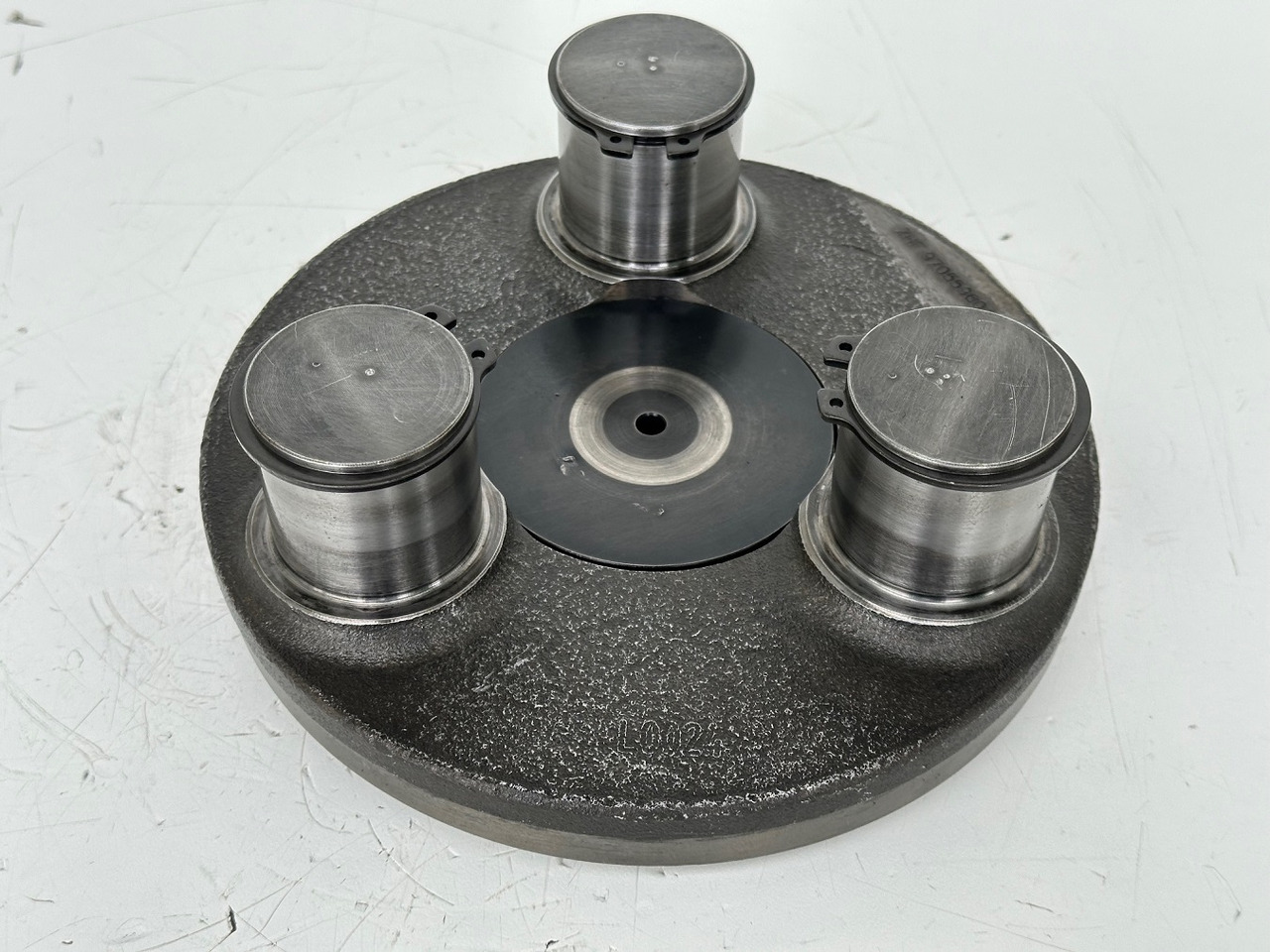 Liebherr Planetenträger ID-Nr.970559601. A900,A904,A913COMP,A914COMP,A914,A916COMP,A916,A918COMP,A918,A920,A922RAIL,A924RAIL,LH18,LH22,LH24,LH26,R900,R914 RAIL,R904,R914COMP,R918,R920,R922. #970559601 - Коробка передач для Строительной техники: фото 1 Liebherr Planetenträger ID-Nr.970559601. A900,A904,A913COMP,A914COMP,A914,A916COMP,A916,A918COMP,A918,A920,A922RAIL,A924RAIL,LH18,LH22,LH24,LH26,R900,R914 RAIL,R904,R914COMP,R918,R920,R922. #970559601 - Коробка передач для Строительной техники: фото 1