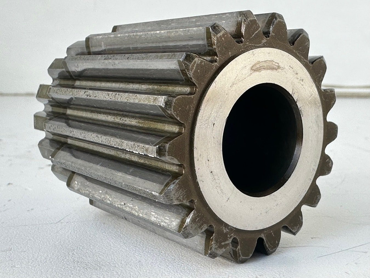 Поворотный редуктор для Строительной техники Liebherr Sonnenrad ID-Nr.90213988. SAT250/278,SAT250/287,SAT250A300.A913 COMP,A914 COMP,A914,A916,A918 COMP,A920,A920,A922 RAIL,A924 RAIL,LH18,LH22,LH24,LH26,R914 RAIL,R914 COMP,R918,R920,R922. #90213: фото 8 Поворотный редуктор для Строительной техники Liebherr Sonnenrad ID-Nr.90213988. SAT250/278,SAT250/287,SAT250A300.A913 COMP,A914 COMP,A914,A916,A918 COMP,A920,A920,A922 RAIL,A924 RAIL,LH18,LH22,LH24,LH26,R914 RAIL,R914 COMP,R918,R920,R922. #90213: фото 8