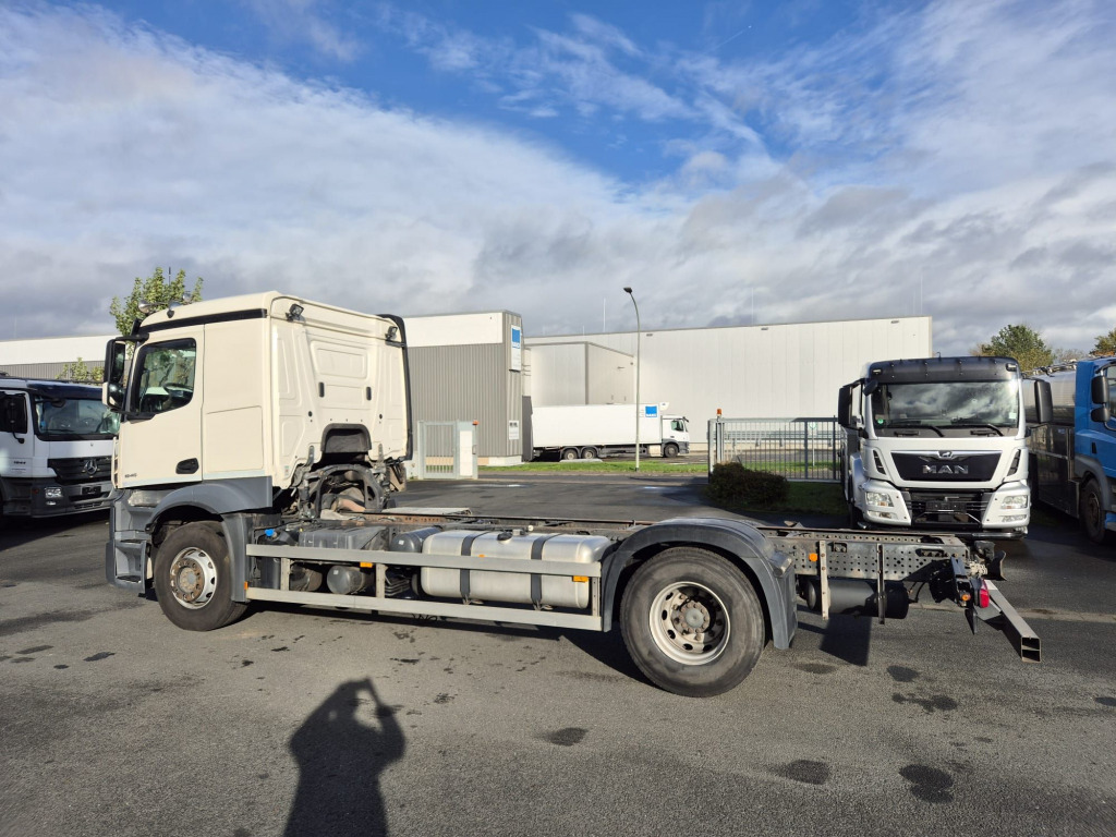 Mercedes Benz 1846 Actros (Nr. 5883) - Грузовик-цистерна: фото 5 Mercedes Benz 1846 Actros (Nr. 5883) - Грузовик-цистерна: фото 5