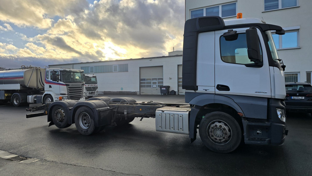 Mercedes Benz Actros 2642 Fahrgestell ohne Aufbau (Nr. 5800) - Грузовик-шасси: фото 1 Mercedes Benz Actros 2642 Fahrgestell ohne Aufbau (Nr. 5800) - Грузовик-шасси: фото 1