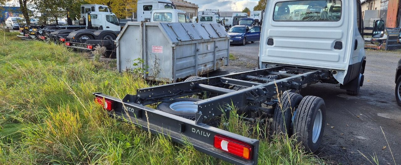 IVECO Daily 70C18 - nowe! - Грузовик-шасси: фото 1 IVECO Daily 70C18 - nowe! - Грузовик-шасси: фото 1