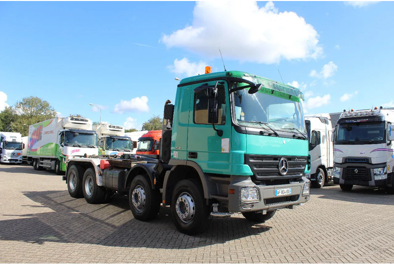 Mercedes-Benz Actros 3241 * 3 PEDAL * TOP CONDITION * - Крюковой мультилифт: фото 5 Mercedes-Benz Actros 3241 * 3 PEDAL * TOP CONDITION * - Крюковой мультилифт: фото 5