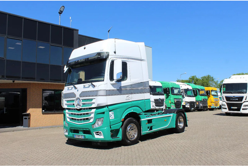 Mercedes-Benz Actros 1845 * EURO6 * 4X2 * 2 TANK * - Тягач: фото 1 Mercedes-Benz Actros 1845 * EURO6 * 4X2 * 2 TANK * - Тягач: фото 1