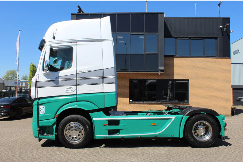 Mercedes-Benz Actros 1845 * EURO6 * 4X2 * 2 TANK * - Тягач: фото 2 Mercedes-Benz Actros 1845 * EURO6 * 4X2 * 2 TANK * - Тягач: фото 2