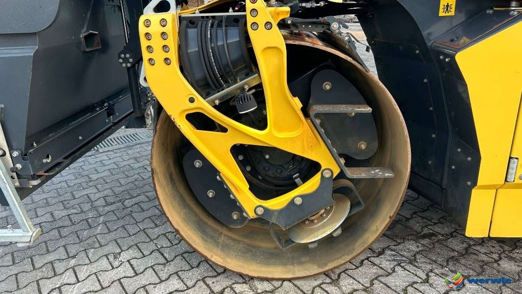 Дорожный каток Bomag BW 174 AP-4V AM: фото 8