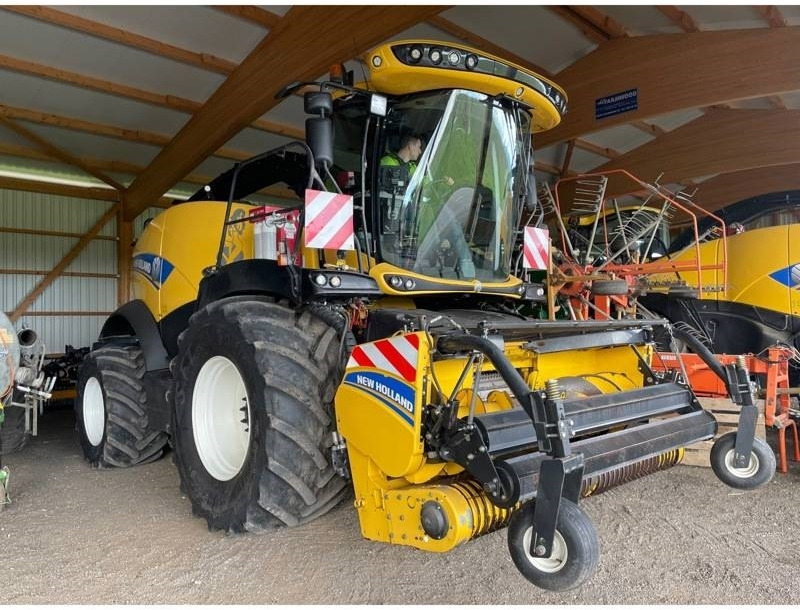 New Holland FR 650 - Кормоуборочный комбайн: фото 1 New Holland FR 650 - Кормоуборочный комбайн: фото 1