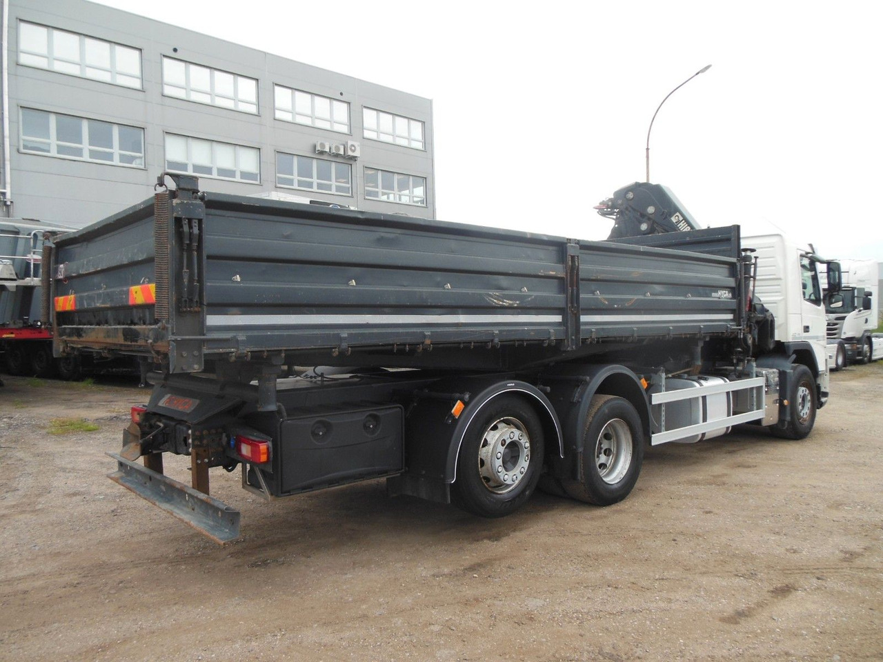 Volvo FM 410, 6X2, DREISEITEN KIPPER, HIAB XS 211 - Самосвал, Автоманипулятор: фото 3 Volvo FM 410, 6X2, DREISEITEN KIPPER, HIAB XS 211 - Самосвал, Автоманипулятор: фото 3