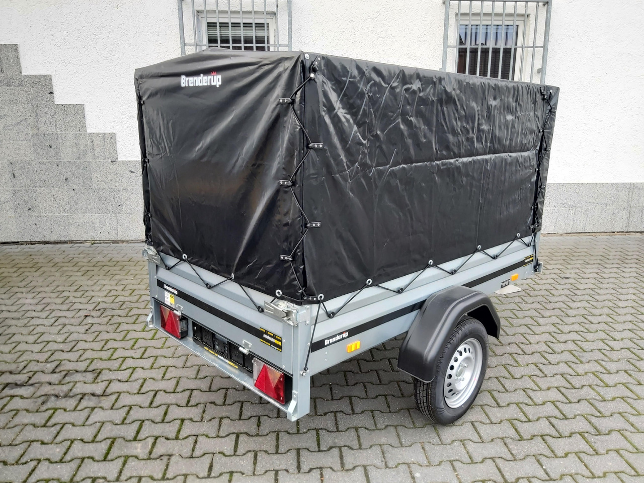 Brenderup 1205 S UB 750 Klappdeichsel Anhänger Hochplane 117cm blackline 750kg - Прицеп для легкового автомобиля: фото 3 Brenderup 1205 S UB 750 Klappdeichsel Anhänger Hochplane 117cm blackline 750kg - Прицеп для легкового автомобиля: фото 3