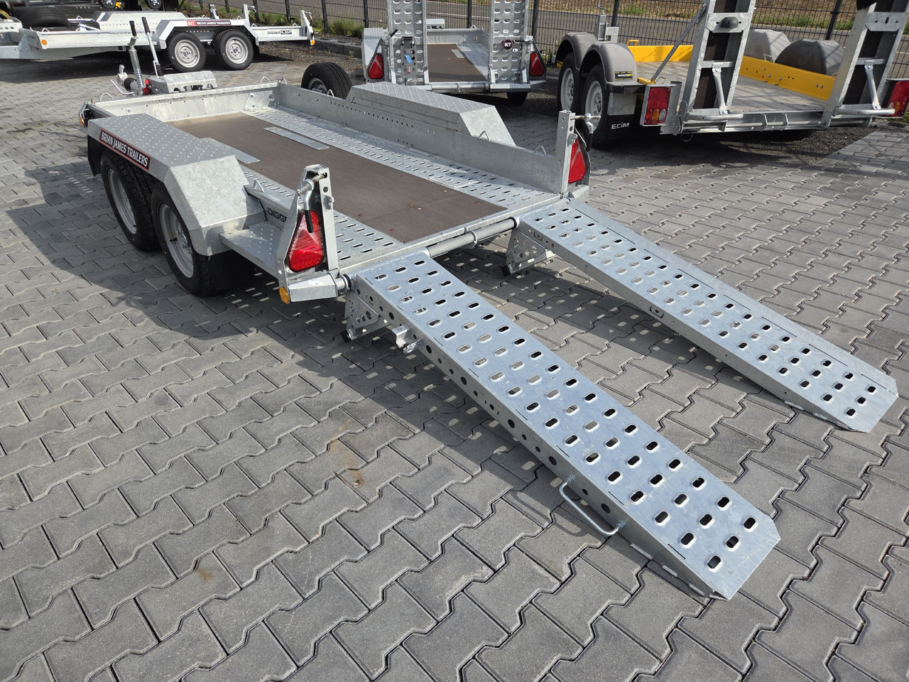 Brian James Digger Plant 543-2813-35 280x130cm Auffahrrampen klappbar Reserverad 3500kg - Прицеп для спецтехники: фото 3 Brian James Digger Plant 543-2813-35 280x130cm Auffahrrampen klappbar Reserverad 3500kg - Прицеп для спецтехники: фото 3