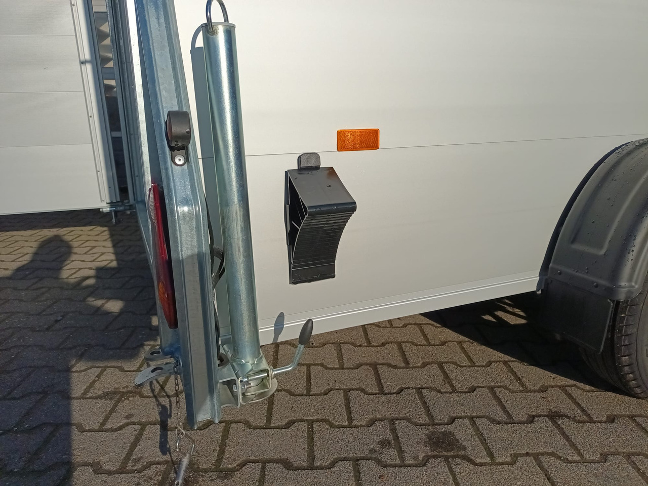 Cargo Roadster 300 300x150x184cm Alu Poly irongrey Alufelgen Seitentür Pullman 100km/H 1300kg - Прицеп для легкового автомобиля: фото 4 Cargo Roadster 300 300x150x184cm Alu Poly irongrey Alufelgen Seitentür Pullman 100km/H 1300kg - Прицеп для легкового автомобиля: фото 4