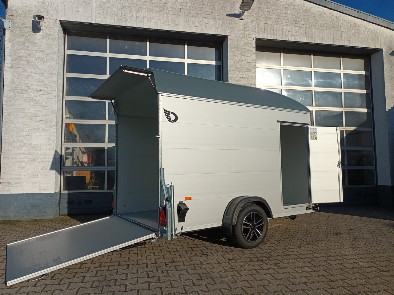 Cargo Roadster 300 300x150x184cm Alu Poly irongrey Alufelgen Seitentür Pullman 100km/H 1300kg - Прицеп для легкового автомобиля: фото 1 Cargo Roadster 300 300x150x184cm Alu Poly irongrey Alufelgen Seitentür Pullman 100km/H 1300kg - Прицеп для легкового автомобиля: фото 1