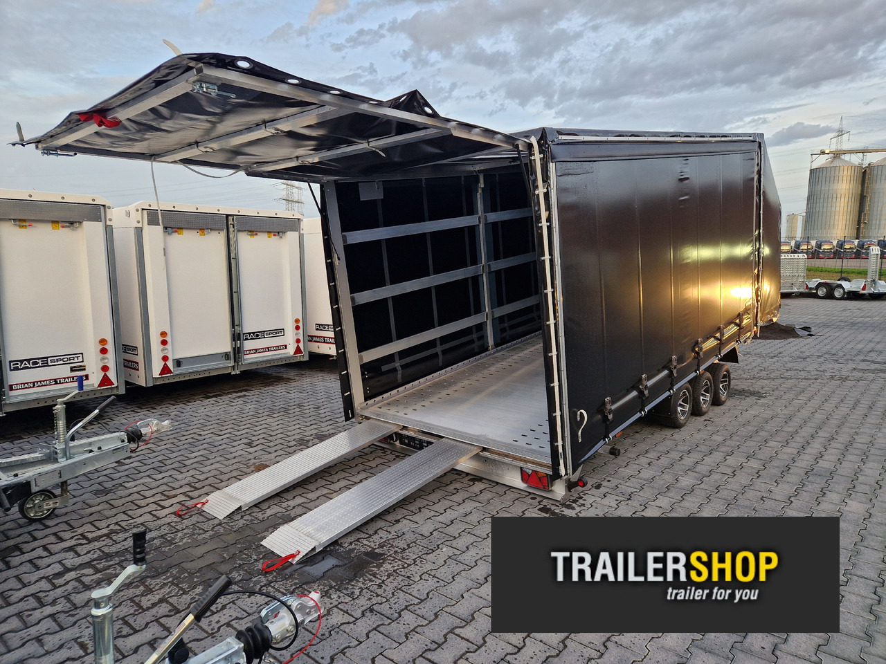 Cartrailer Mototent Silverstone Light Alu 520x210x200cm blackline Tridem 10" (XXL) 3500kg - Прицеп-автовоз: фото 1 Cartrailer Mototent Silverstone Light Alu 520x210x200cm blackline Tridem 10" (XXL) 3500kg - Прицеп-автовоз: фото 1