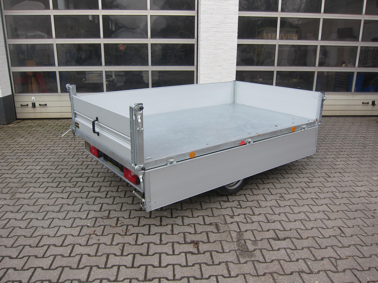Pongratz Kipper RK 2600/15 G-AL Elektrisch + Notpumpe 260x151x36cm Stahlboden Pendel 13" 1800kg - Самосвальный прицеп: фото 5 Pongratz Kipper RK 2600/15 G-AL Elektrisch + Notpumpe 260x151x36cm Stahlboden Pendel 13" 1800kg - Самосвальный прицеп: фото 5