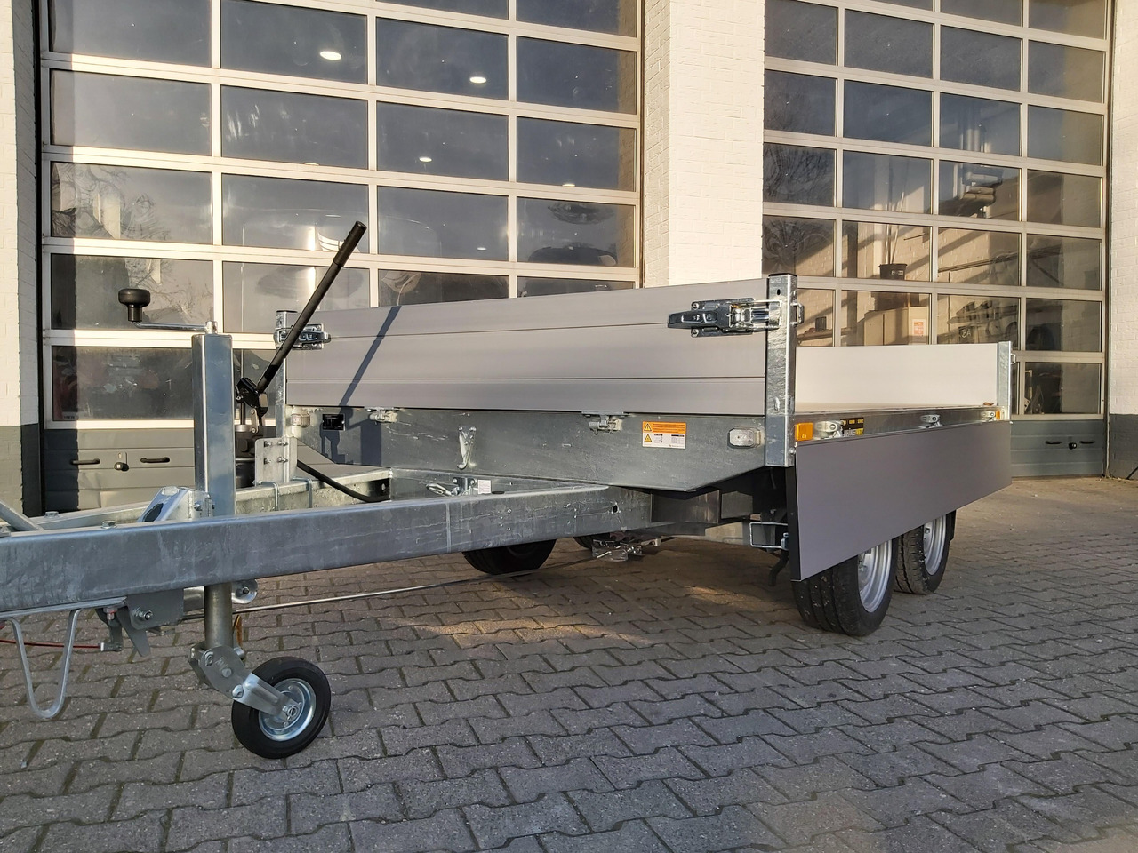 Saris Kipper K1 276 170 2700 2 276x170x30cm Handpumpe 13" 2700kg - Самосвальный прицеп: фото 3 Saris Kipper K1 276 170 2700 2 276x170x30cm Handpumpe 13" 2700kg - Самосвальный прицеп: фото 3
