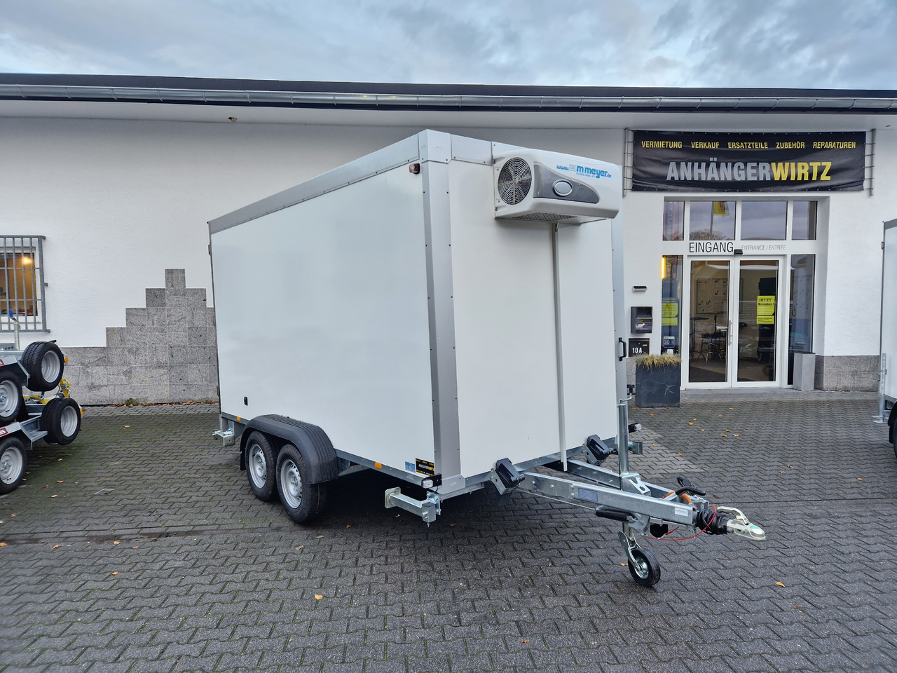 Прицеп-рефрижератор Tiefkühlanhänger AZK 3540/180 Govi Kälteaggregat -18 100/100 386x170x200cm (L) 3500kg Modell 2024: фото 17 Прицеп-рефрижератор Tiefkühlanhänger AZK 3540/180 Govi Kälteaggregat -18 100/100 386x170x200cm (L) 3500kg Modell 2024: фото 17