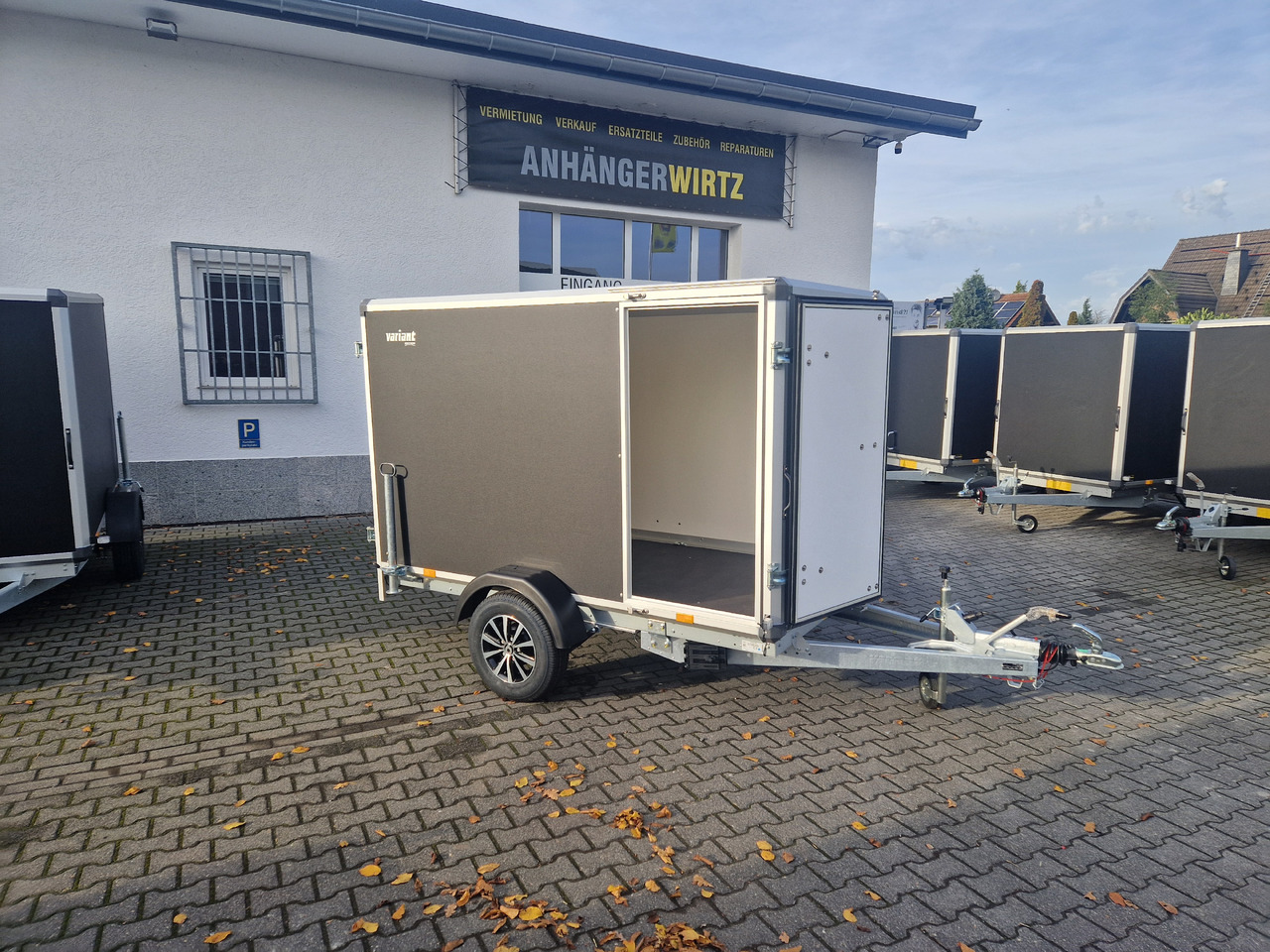 Variant C1315 C2 Edition black 258x148x157cm Alufelgen Seitentür 1350kg 100km/H black deal - Прицеп-фургон: фото 4 Variant C1315 C2 Edition black 258x148x157cm Alufelgen Seitentür 1350kg 100km/H black deal - Прицеп-фургон: фото 4