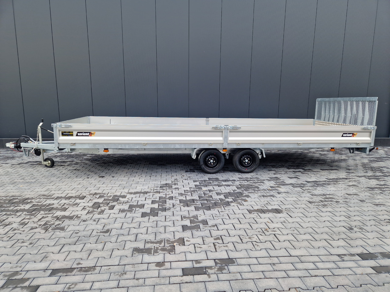 Variant Maschinentransporter 3562 UX Maxi Load 620x210x30cm LED Felgen black 3500kg 2025 - Прицеп для спецтехники: фото 2 Variant Maschinentransporter 3562 UX Maxi Load 620x210x30cm LED Felgen black 3500kg 2025 - Прицеп для спецтехники: фото 2