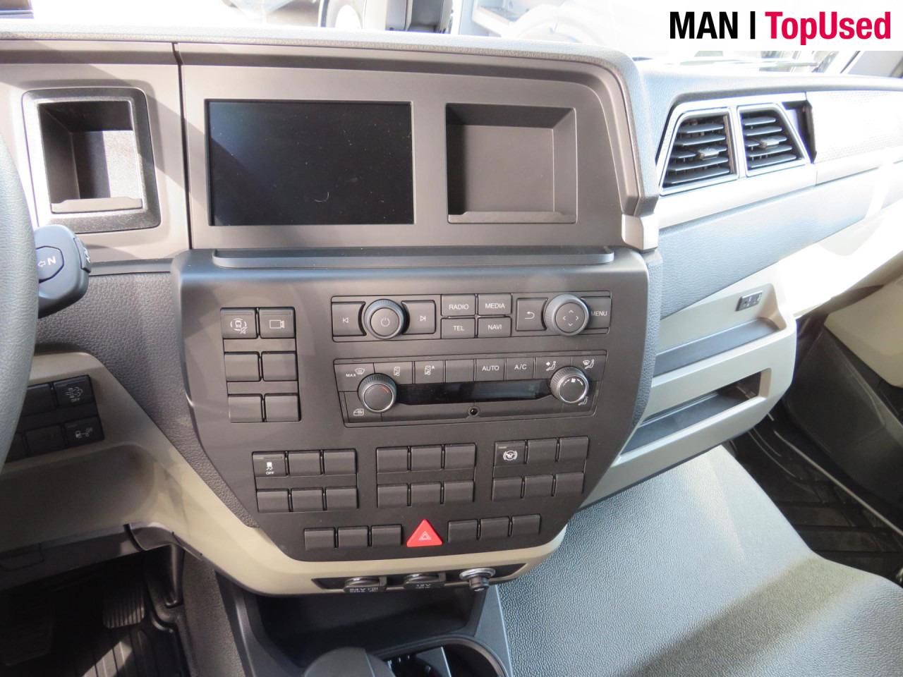 MAN TGL 12.220 4x2 BL CH JUNGE Koffer DHOLLANDIA LBW - Грузовик с закрытым кузовом: фото 4 MAN TGL 12.220 4x2 BL CH JUNGE Koffer DHOLLANDIA LBW - Грузовик с закрытым кузовом: фото 4