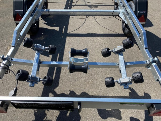 Новый Лодочный прицеп Brenderup Brenderup Premium Bootsanhänger 242500TB SR mit Superrollen, 2,5 to. 7,2m/ 24 Fuß: фото 10 Новый Лодочный прицеп Brenderup Brenderup Premium Bootsanhänger 242500TB SR mit Superrollen, 2,5 to. 7,2m/ 24 Fuß: фото 10