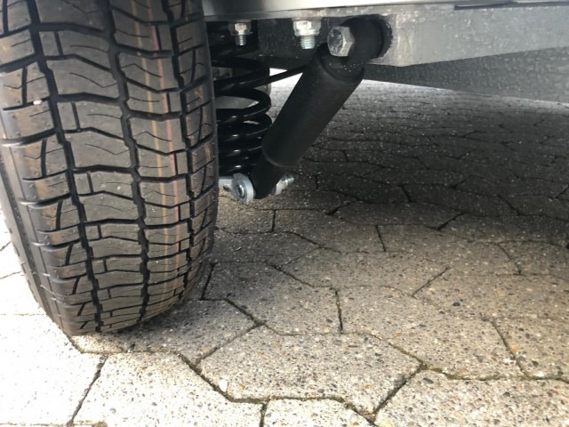 Cheval Liberte Debon Roadster 500 Alu + Türe 2600 kg, 100 km/h, 320x167x200cm - Прицеп-фургон: фото 3 Cheval Liberte Debon Roadster 500 Alu + Türe 2600 kg, 100 km/h, 320x167x200cm - Прицеп-фургон: фото 3