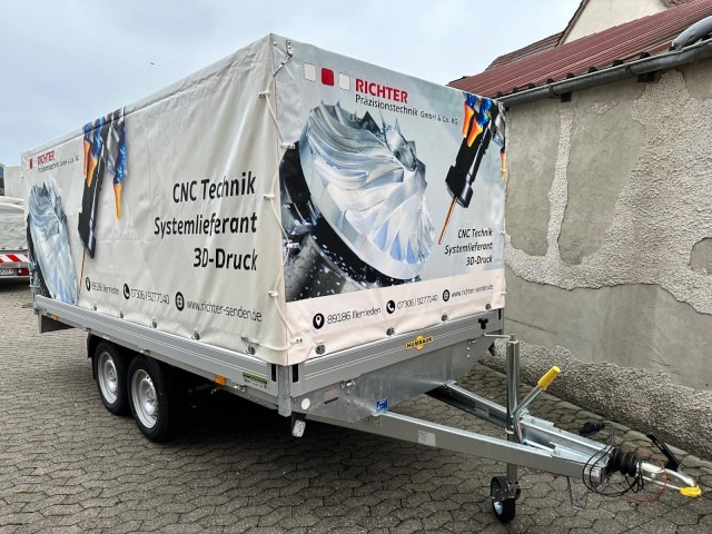 Humbaur Humbaur Plane mit Beschriftung im Digitaldruck - Прицеп для легкового автомобиля: фото 1 Humbaur Humbaur Plane mit Beschriftung im Digitaldruck - Прицеп для легкового автомобиля: фото 1