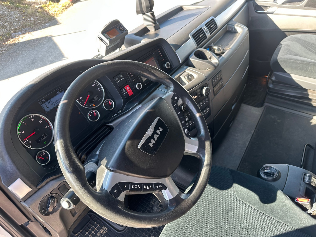 MAN TGX 26.440 6x2 Koffer - Грузовик с закрытым кузовом: фото 3 MAN TGX 26.440 6x2 Koffer - Грузовик с закрытым кузовом: фото 3