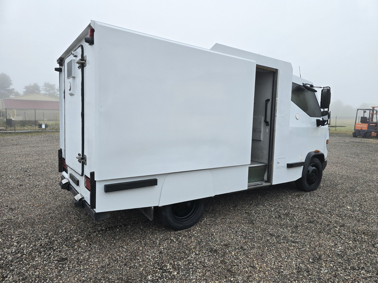Mercedes Vario 816 - Инкассаторская машина: фото 4 Mercedes Vario 816 - Инкассаторская машина: фото 4